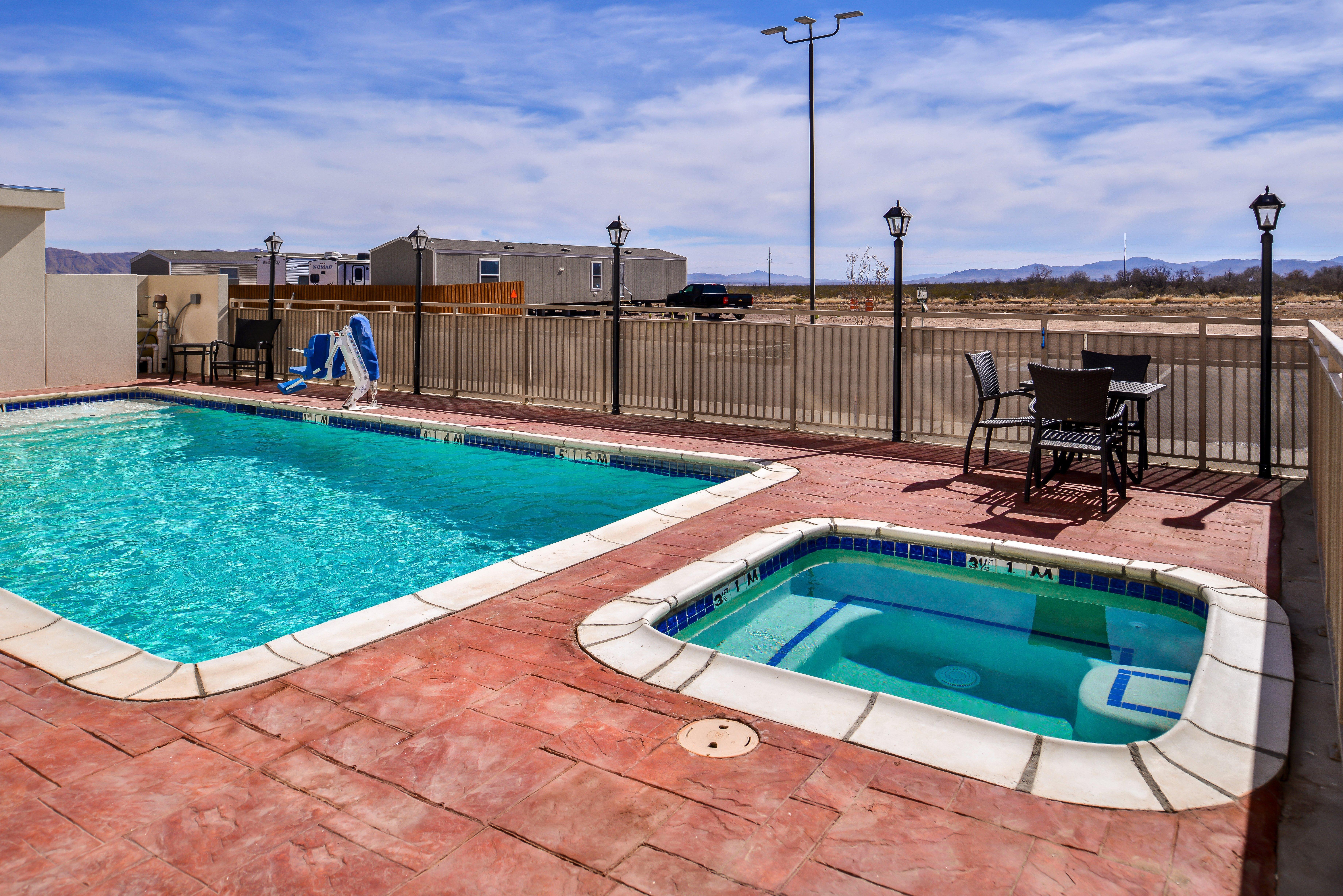 Holiday Inn Express & Suites - Van Horn By Ihg Bagian luar foto